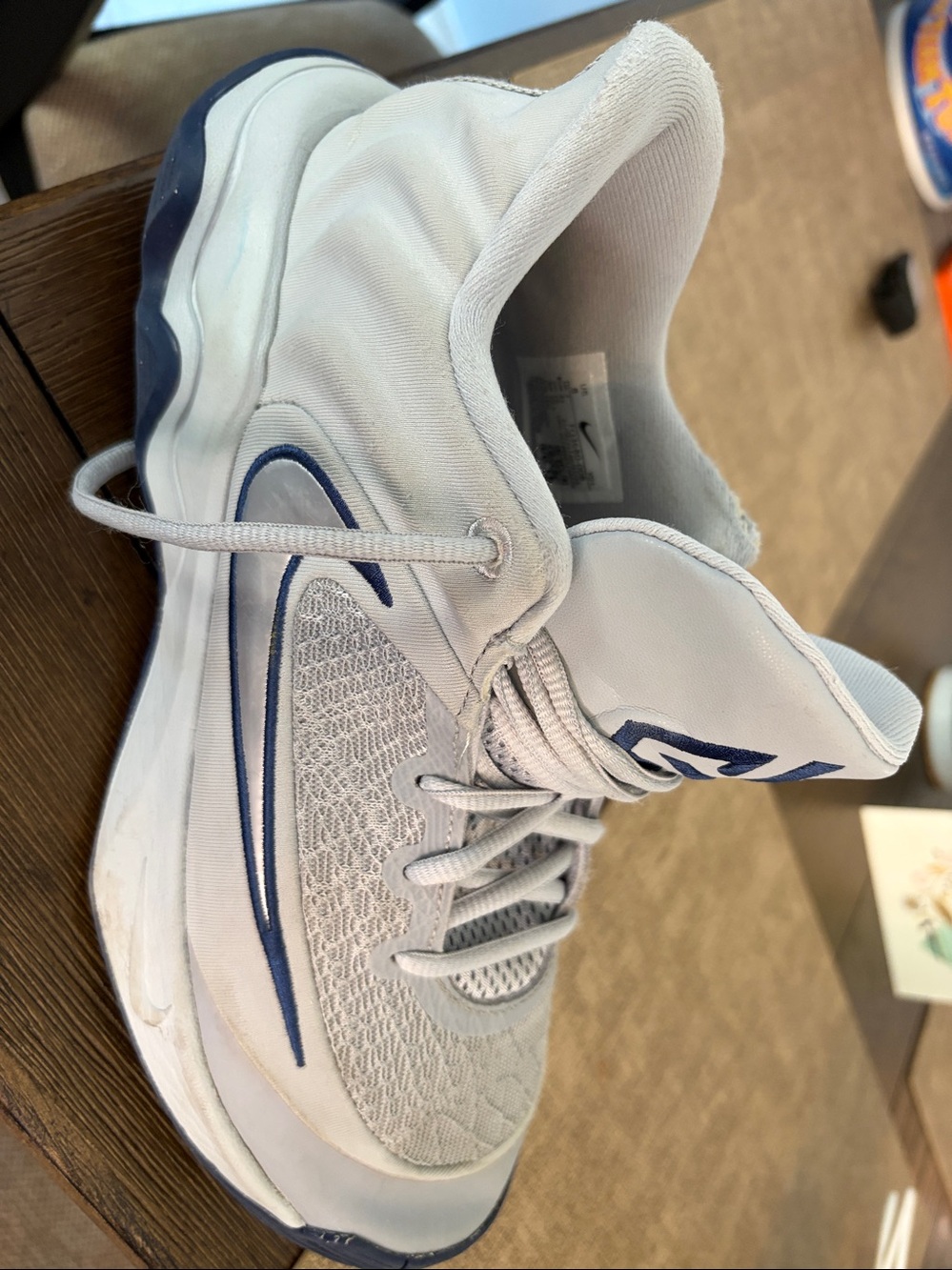 Nike Giannas AntetokounmpoGray and Navy Basketball Sneakers Men’s Size 8